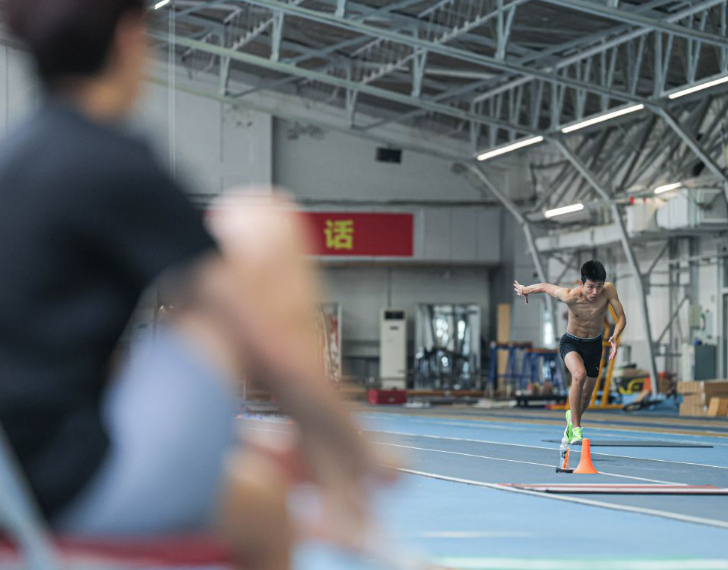 乐竞体育平台网站的技术背景与开发团队